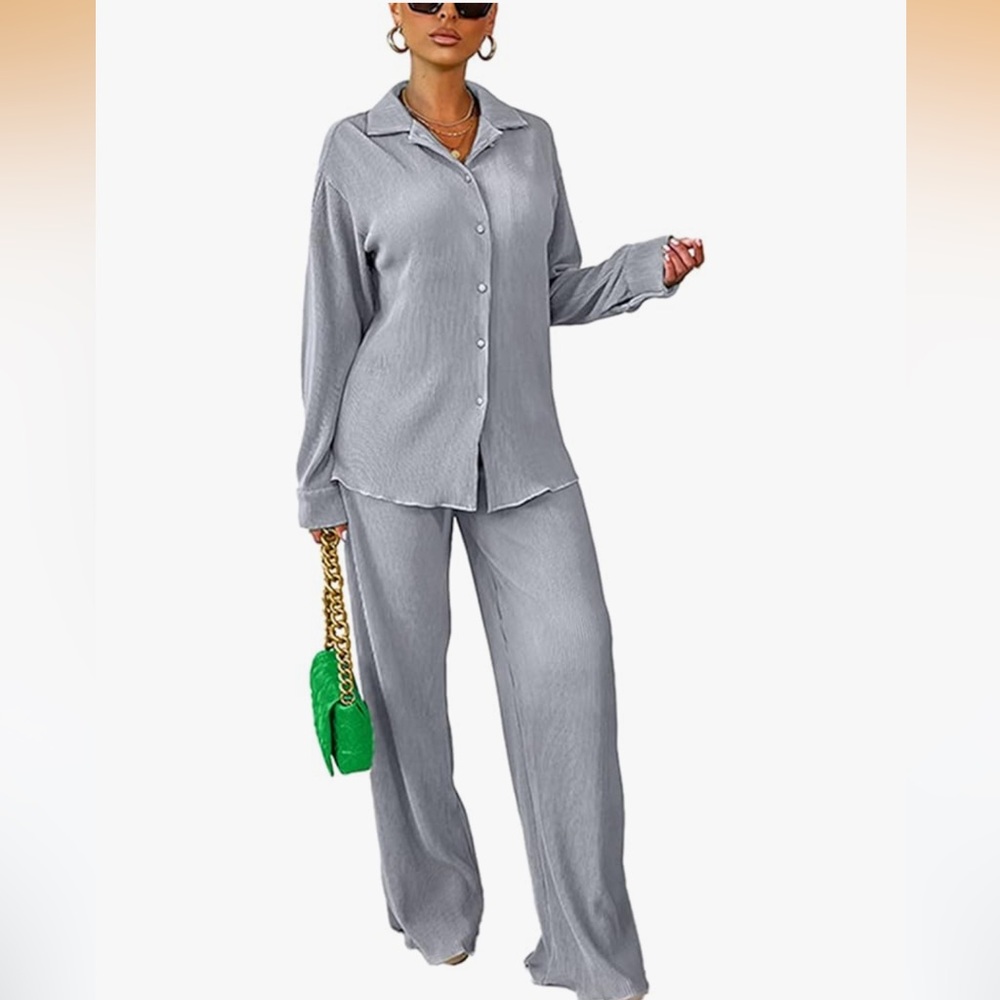 Stylish Gray Lounge Set with Green Bag